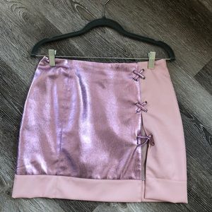 Hours skirt with slit